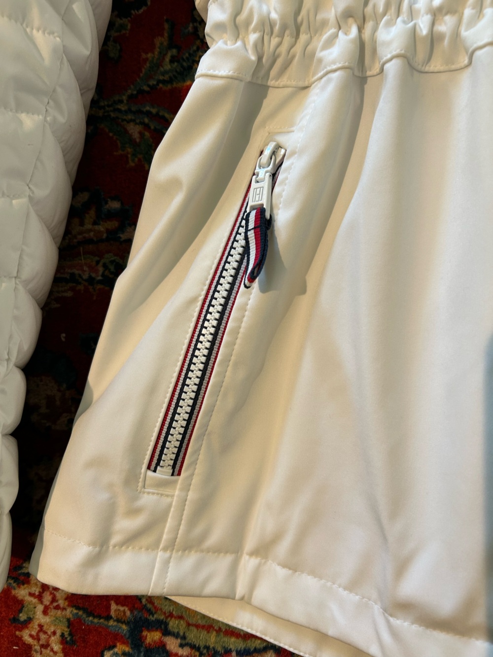 White puffer coat Tommy Hilfiger - Picture 4 of 11